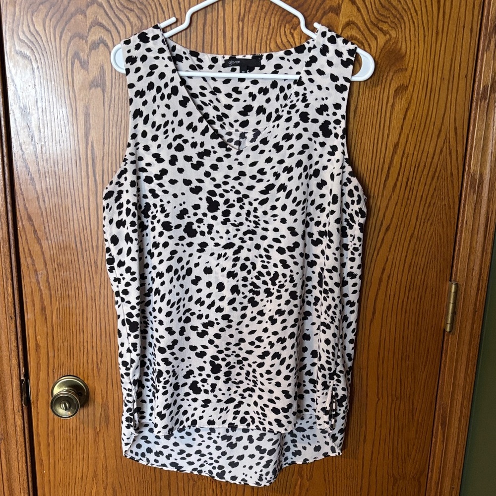 Gibson Black and White Sleeveless Blouse